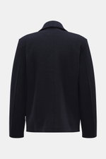Rückansicht des navy 04651/ A trip in a bag Woll-Overshirt 'Boiled' mit Bouclé-Strick, Schalkragen, Slim Fit, Raw-Edge-Finish, Brusttasche, Saumschlitzen, Unconstructed Design, gewalkter Schurwolle, weichem Griff, Vier-Knopf-Leiste und einer Innentasche.