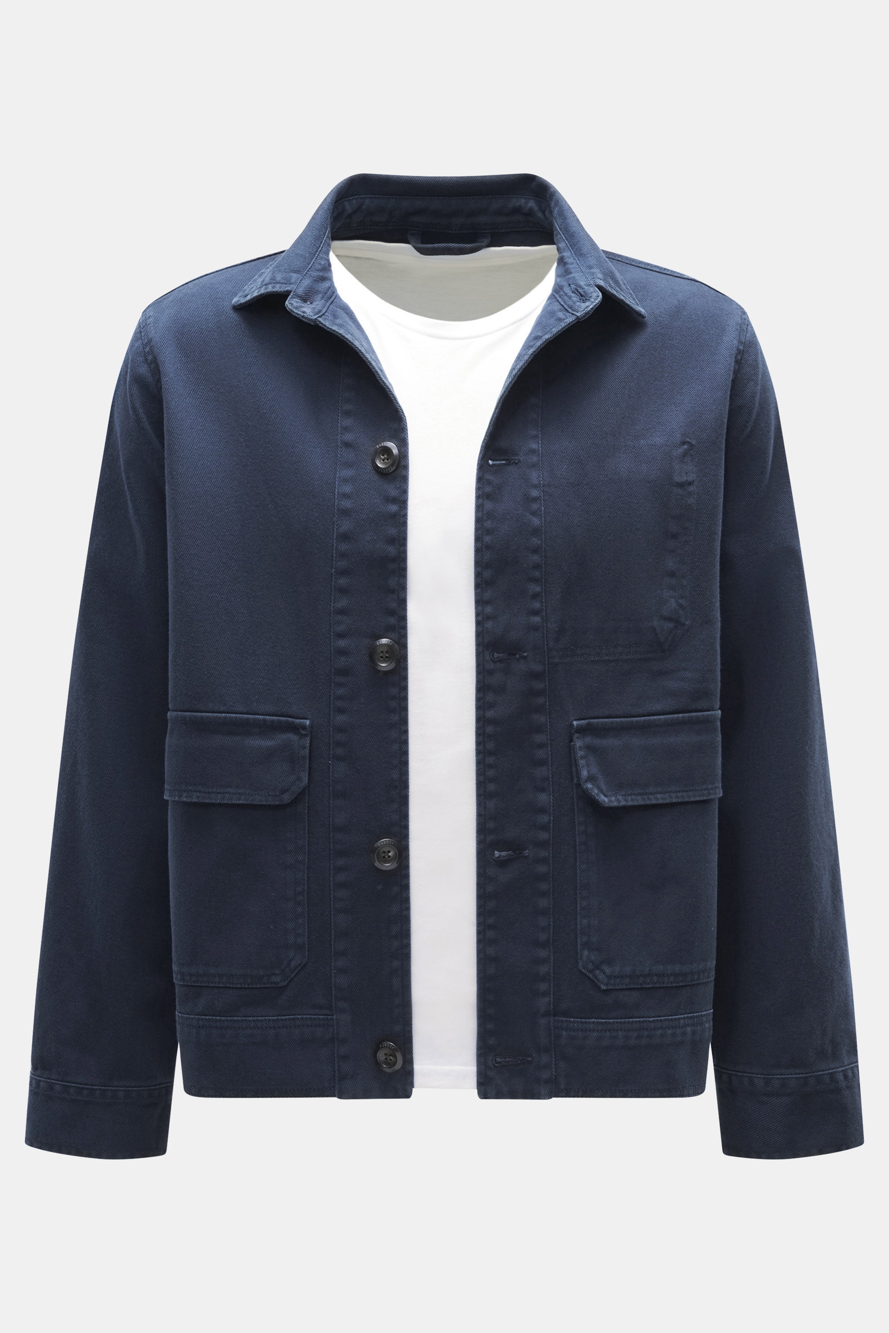Frontale Nahaufnahme des Overshirts 04651/ A trip in a bag Overshirt 'Workwear Jacket' navy, reine Baumwolle, leicht griffig, Slim Fit, Fünf-Knopf-Leiste, Umlegekragen, aufgesetzte Brusttaschen, Unconstructed Design.