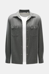 Brunello Cucinelli Overshirt graugrün meliert, frontale Nahaufnahme, reine Schurwolle, Slim Fit, Kent-Kragen, Brusttaschen, Druckknopfleiste, Sportmanschette.