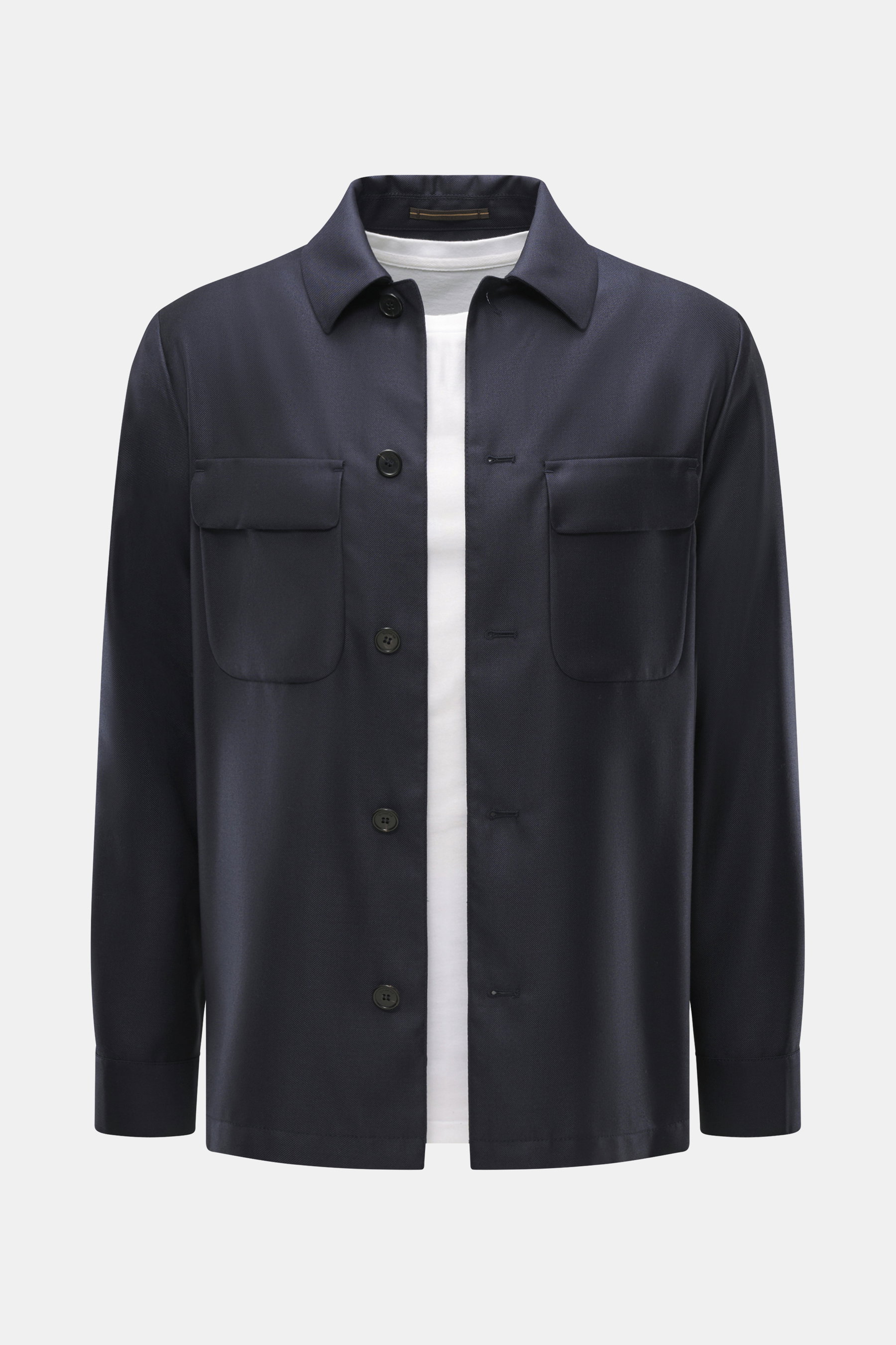 Incotex Overshirt navy, frontal fotografiert, Mix aus Schurwolle und Seide, feine Twill-Struktur, edler Seidenglanz, glatter Griff, Regular Fit, Fünf-Knopf-Leiste, Umlegekragen, Brusttaschen mit Patte, Ärmelabschlüsse mit Knopf.