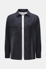 Incotex Overshirt navy, frontal fotografiert, Mix aus Schurwolle und Seide, feine Twill-Struktur, edler Seidenglanz, glatter Griff, Regular Fit, Fünf-Knopf-Leiste, Umlegekragen, Brusttaschen mit Patte, Ärmelabschlüsse mit Knopf.