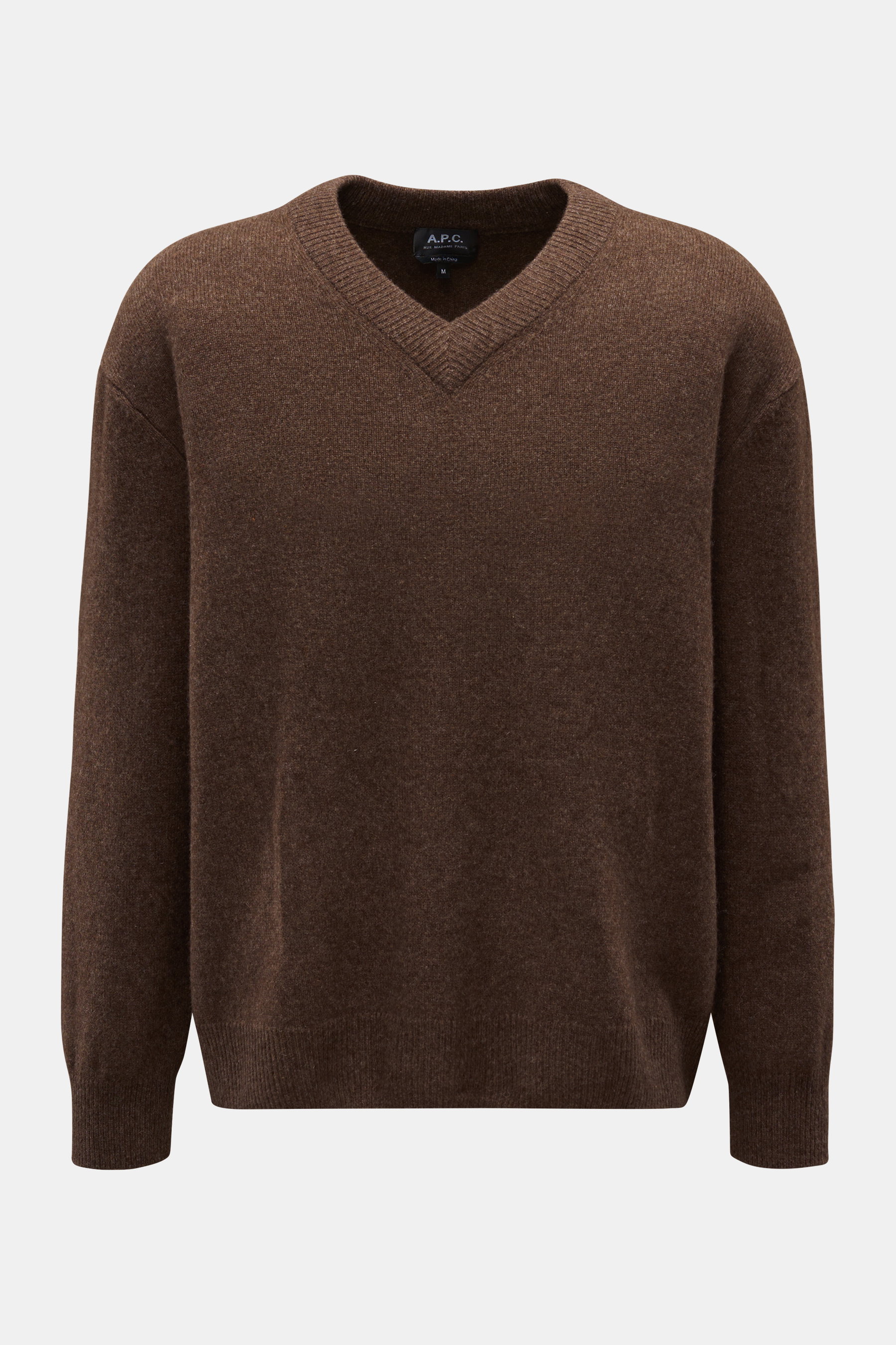 A.P.C. V-Neck Pullover 'Pull Dany' braun meliert, frontal fotografiert, Slim Fit mit mittelfeinem Strickbild, reine Yak-Wolle, weicher Griff, flexible Rippbündchen.
