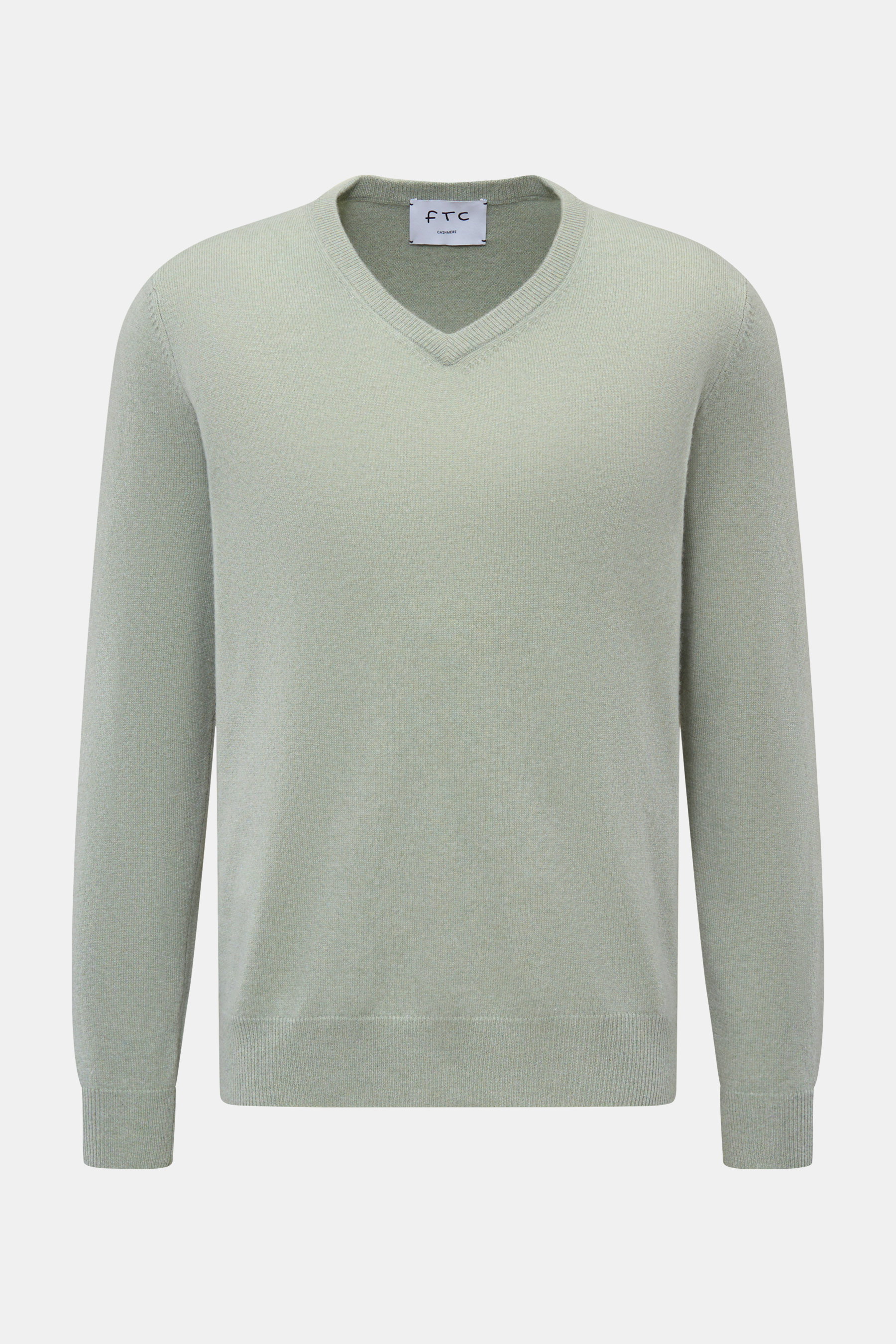 FTC Cashmere V-Neck Pullover graugrün, Frontansicht, Slim Fit, V-Ausschnitt, aus weichem, fair-trade Cashmere mit feinem Strickbild und Rippbündchen.