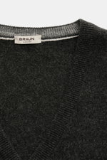 Gran Sasso V-Neck Pullover anthrazit meliert, Nahaufnahme von oben, softer Materialmix aus Wolle, Viskose, Cashmere, feines Strickbild, Rippbündchen.