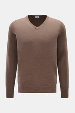 Front view of von Braun Cashmere V-Neck Pullover graubraun meliert in soft, fine-knit pure cashmere with slim fit and elastic ribbed cuffs.

<p>Geschmeidiges Basic für die kalte Jahreszeit: Der VON BRAUN V-Neck Pullover – gefertigt aus reinem Cashmere a