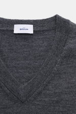 von Braun Merino V-Neck Pullover anthrazit meliert, Slim Fit Basic aus feinem Merinostrick, V-Ausschnitt, elastische Rippbündchen, Detailaufnahme von oben