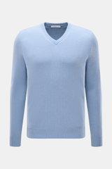 Malo Cashmere V-Neck Pullover hellblau in Slim Fit, mittelfein gestrickt, mit V-Ausschnitt und Rippbündchen, frontal fotografiert.