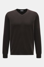 Front view of Aida Barni Cashmere V-neck jumper dark brown, luxury pure cashmere, soft feel, fine knit, regular fit, ribbed cuffs.