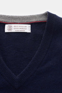 Close-up top-down view of the navy Brunello Cucinelli Cashmere V-neck jumper showing fine knit, flexible ribbed bands, and narrow contrasting borders.

Description: 
<p>Luxurious cashmere combined with a classic design: This V-neck jumper with narrow cont