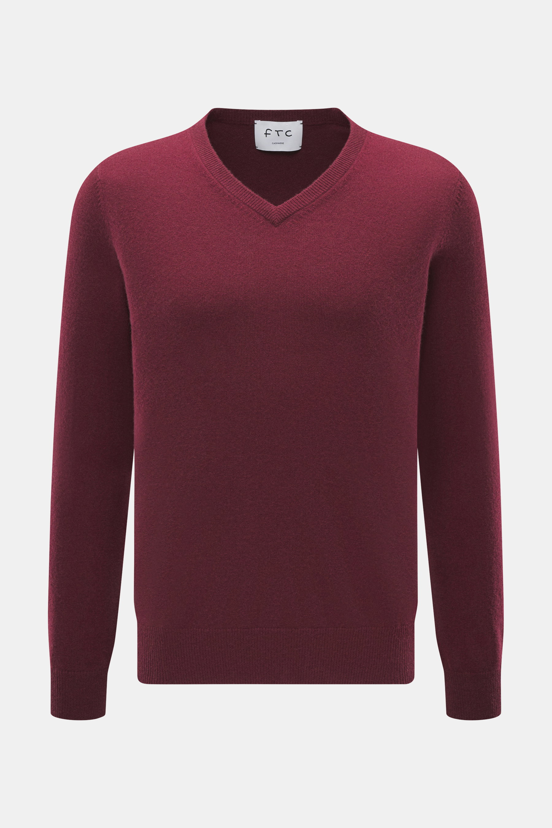 FTC Cashmere V-Neck Pullover bordeaux, Slim Fit mit V-Ausschnitt, feinem Strickbild, Rippbündchen, nachhaltiger Fair-Trade-Cashmere, frontal fotografiert.