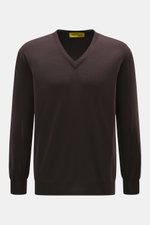 B.F. Knitwear Merino V-Neck Pullover dunkelbraun aus feinem Merinowolle-Feinstrick, Regular Fit, V-Ausschnitt, Rippbündchen, frontal fotografiert.
