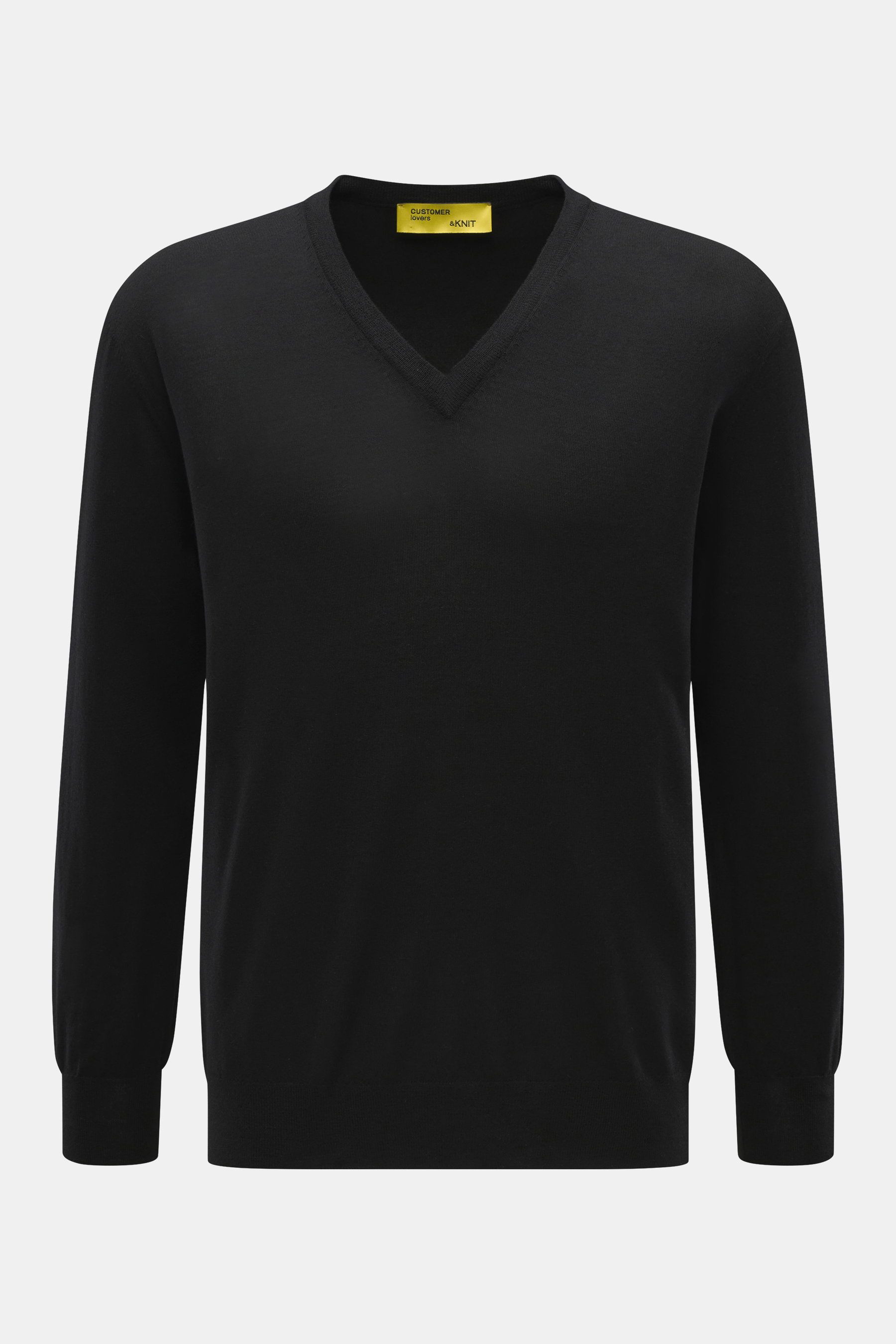 B.F. Knitwear Merino V-Neck Pullover schwarz, Feinstrick aus 100% Merinowolle, V-Ausschnitt, Rippbündchen, Regular Fit, frontal fotografiert.