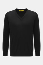 B.F. Knitwear Merino V-Neck Pullover schwarz, Feinstrick aus 100% Merinowolle, V-Ausschnitt, Rippbündchen, Regular Fit, frontal fotografiert.