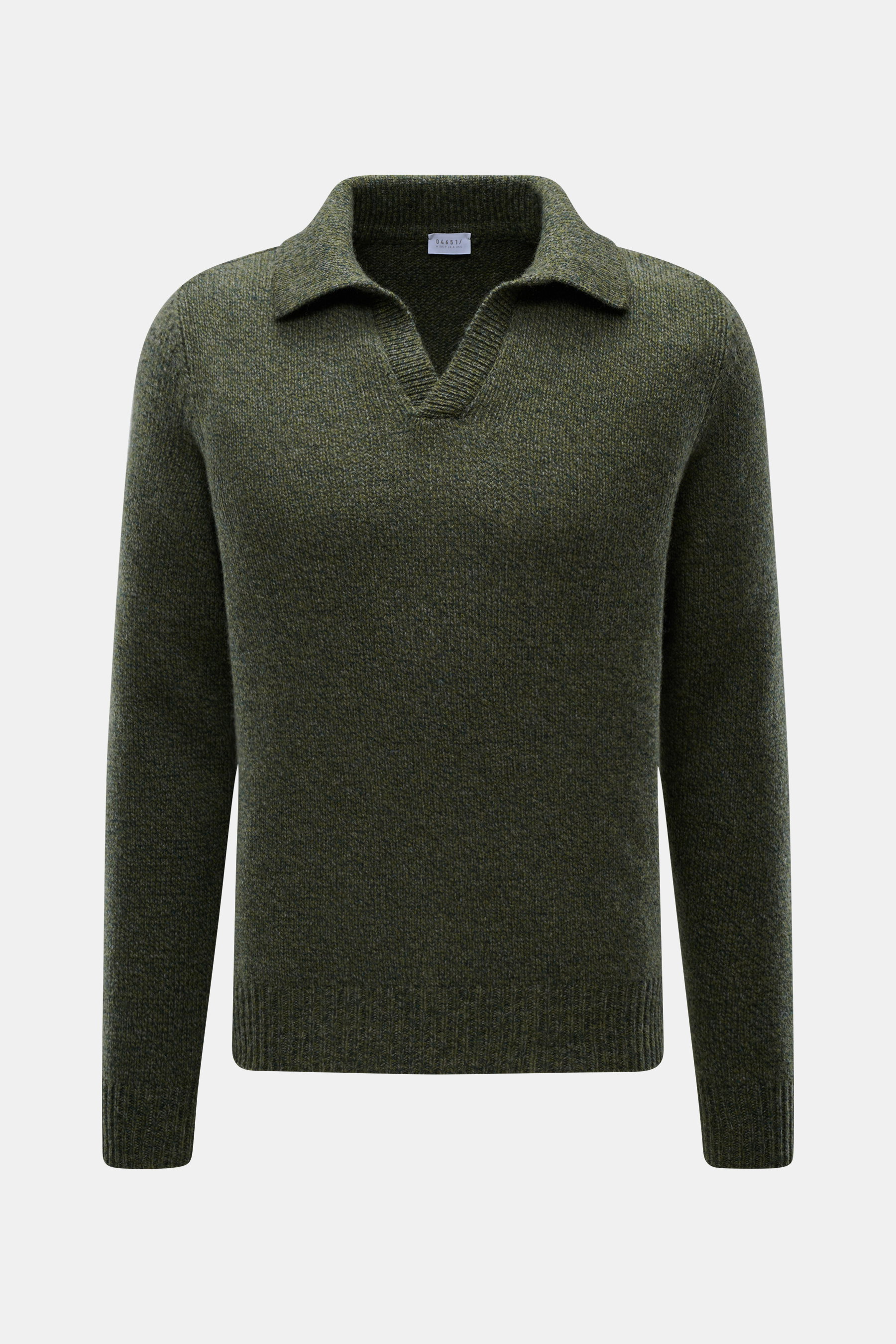 Vorderansicht des dunkelgrün melierten 04651/ A trip in a bag Strickpolo 'Mouline Johnny' Slim Fit mit Skipper-Kragen, mittelfeinem Strickbild, Mouline-Optik, Mix aus Schurwolle und Cashmere, weichem Griff und flexiblen Rippbündchen.
