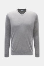 von Braun Merino Feinstrick V-Neck Pullover hellgrau, frontale Nahaufnahme, V-Ausschnitt, Regular Fit, reine Merinowolle, feines Strickbild, weicher Griff, leichte Qualität, flexible Rippbündchen