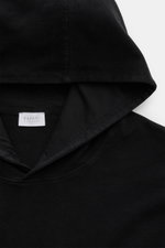04651/ A trip in a bag Kapuzenpullover 'IF Hoodie' schwarz, Nahaufnahme von Kapuze und Kragen aus weichem, elastischem Jersey.