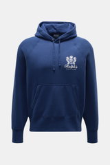 Polo Ralph Lauren Kapuzenpullover dunkelblau, frontal fotografiert, oversized Fit, Kapuze mit Tunnelzug, maritimer Logo-Print, Kängurutasche, weicher Griff.