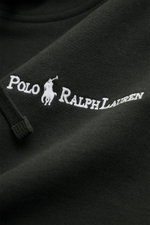 Polo Ralph Lauren Kapuzenpullover anthrazit, Detailaufnahme des weichen Baumwoll-Microfaser-Sweats mit weißem Logo-Stitching und Kordelzug.