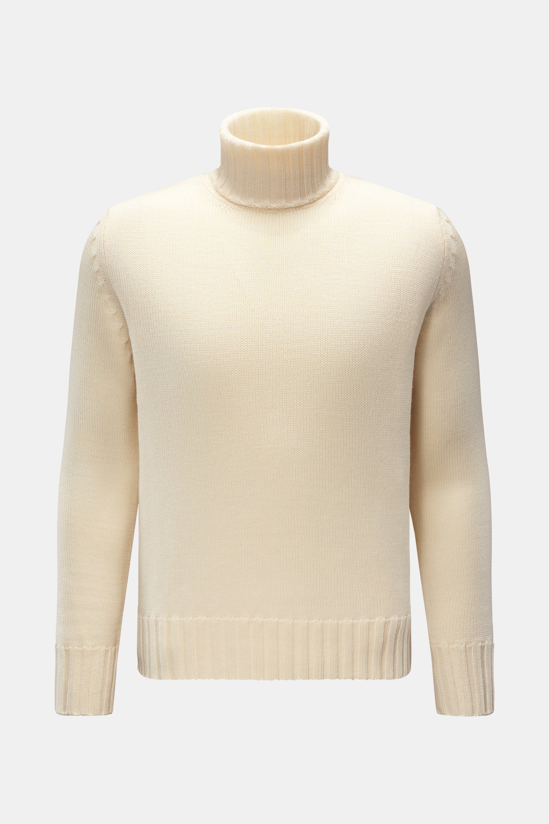 B.F. Knitwear Merino Rollkragenpullover creme, Slim Fit, reine Merinowolle, weicher Griff, mittelgrobes Strickbild, gerippter Rollkragen, flexible Rippbündchen, fully fashioned, frontale Perspektive.
