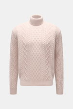 04651/ A trip in a bag Rollkragenpullover 'Mouline Cable Turtle' altrosa meliert, frontale Nahaufnahme, grobes Zopfstrickmuster, Woll-Cashmere-Bouclé, Regular Fit, Rollkragen und Rippbündchen.