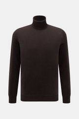 Front view of von Braun Cashmere turtleneck jumper dark brown, a slim fit, fine knit jumper with close-fitting turtleneck and elasticated ribbed bands.

<p>A smooth basic for the cold season: This VON BRAUN jumper is a fine knit essential in pure Mongolia