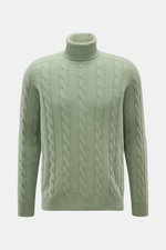 Front view of von Braun Cashmere turtleneck jumper grey-green in soft cable knit pattern, pure cashmere, regular fit, close-fitting turtleneck.

<p>Comfortable through the winter: Soft cashmere from Inner Mongolia knitted into a classic cable knit patte