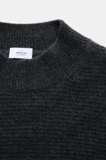 von Braun Cashmere Mock Neck Pullover anthrazit meliert, Nahaufnahme von oben, weicher Griff, edler Strukturstrick, Slim Fit, Mongolischer Cashmere