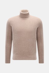 Front view of von Braun Cashmere turtleneck jumper beige mottled, slim fit with medium-fine textured knit and ribbed turtleneck and bands.

Description: <p>Get ready for the colder months with VON BRAUN: This turtleneck jumper in pure, Mongolian cashmere 