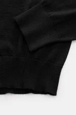 Colombo Feinstrick-Rollkragenpullover schwarz, Detailfoto von Ärmel und Bund, feiner Cashmere-Seiden-Mix, Regular Fit, weiche Rippbündchen.