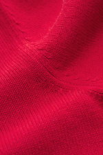 Close-up front view of the Malo Cashmere Turtleneck Sweater red showing pure cashmere, soft touch, medium-fine knit, slim fit, fitted turtleneck, and ribbed cuffs.