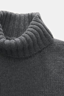 Drumohr Cashmere Rollkragenpullover dunkelgrau meliert, Detailfoto von oben, reiner Cashmere, sehr weicher Griff, mittelgrobes Strickbild, Slim Fit, Rollkragen, flexible Rippbündchen.