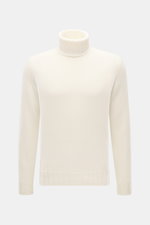 Front view of Fioroni Cashmere Rundhalspullover creme, a luxurious cream-colored turtleneck sweater made from pure cashmere with a very soft feel, medium-fine knit, slim fit, and flexible ribbed cuffs. Souveräne Eleganz in ihrer luxuriösesten Form: Der Ro
