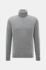 Front view of Fioroni Cashmere Rundhalspullover dunkelgrau meliert, a slim fit, mid-fine knit, dark grey melange turtleneck sweater with flexible ribbed cuffs made of pure, soft cashmere. Souveräne Eleganz in ihrer luxuriösesten Form: Der Rollkragenpullov