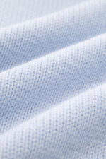 Close-up view of the Fioroni Cashmere Rundhalspullover graubraun meliert fabric showing its soft, medium-fine knit texture and luxurious cashmere fibers.

<p>Souveräne Eleganz in ihrer luxuriösesten Form: Der Rollkragenpullover von FIORONI aus erlesenem