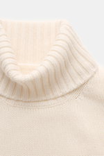 Fedeli Cashmere Rollkragenpullover 'Derby' offwhite, Detailansicht von oben, weicher, voluminöser Griff, mittelfeines Strickbild, Rollkragen, Rippbündchen, Regular Fit, reiner Cashmere.