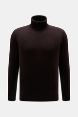 Fedeli Cashmere Rollkragenpullover 'Derby' dunkelbraun, frontal fotografiert, reiner Cashmere, voluminös, mittelfeines Strickbild, Regular Fit, Rollkragen, Rippbündchen.