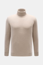 Fedeli Cashmere Rollkragenpullover 'Derby' taupe, frontal fotografiert, Regular Fit, reiner Cashmere, weicher, voluminöser Griff, mittelfeines Strickbild, Rollkragen, Rippbündchen.
