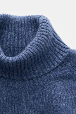 Fedeli Cashmere Rollkragenpullover 'Derby Saddler' dunkelblau meliert, Nahaufnahme von oben, feines Strickbild, weicher Griff, Slim Fit, anliegender Rollkragen, flexible Rippbündchen, reiner Cashmere.