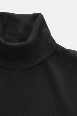 Gran Sasso Feinstrick-Rollkragenpullover schwarz aus Schurwolle, Cashmere, Seide, softer Griff, feines Strickbild, Regular Fit, Rollkragen, elastische Rippbündchen, Nahaufnahme von oben.