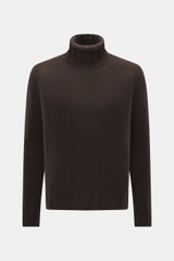 Front view of B.F. Knitwear Cashmere turtleneck sweater dark brown, coarse knit, pure cashmere, soft touch, regular fit, elastic cuffs, fitted turtleneck.