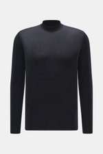 Front view of the Kiefermann Merino Fine Knit Sweater 'Malt' navy, pure merino wool, super soft touch, very fine knit pattern, slim fit, high crew neckline, elastic sleeve cuffs.