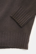 Filippo de Laurentiis Rollkragenpullover dunkelbraun, Nahaufnahme von Ärmel und Saum, feines Strickbild, weich, Regular Fit, Rippstrickkragen und Bündchen.