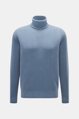 Frontansicht des rauchblauen Filippo de Laurentiis Rollkragenpullovers aus Super 120'S Wolle und Cashmere mit feinem Strickbild.