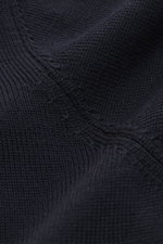 Filippo de Laurentiis Merino Rollkragenpullover navy in Nahaufnahme, feines Strickbild, weicher Griff, reine Merinowolle, Rippstrickkragen, flexible Bündchen.