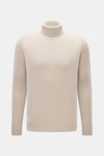 Bruno Manetti Cashmere Rollkragenpullover sand, Frontansicht, Slim Fit, reiner Cashmere, weicher Griff, mittelfeines Strickbild, anliegender Rollkragen, Rippbündchen, warmes Winter-Essential.