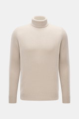 Bruno Manetti Cashmere Rollkragenpullover sand, Frontansicht, Slim Fit, reiner Cashmere, weicher Griff, mittelfeines Strickbild, anliegender Rollkragen, Rippbündchen, warmes Winter-Essential.