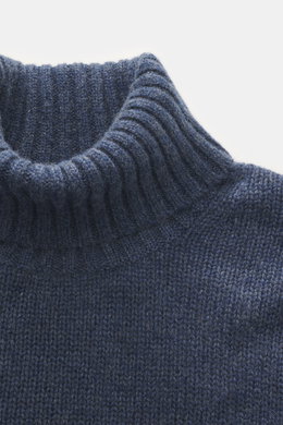 FTC Cashmere Rollkragenpullover graublau meliert in Nahaufnahme von oben, nachhaltiger Luxus, reiner Cashmere, OEKO-TEX®, Slim Fit, Rollkragen