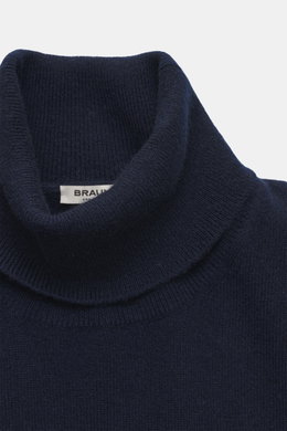 Nahaufnahme des navyfarbenen BRAUN Hamburg Cashmere Rundhalspullover in Slim Fit mit weichem, feinem Strick und Rollkragen, von oben fotografiert.