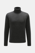 Frontansicht des von Braun Merino Rollkragenpullover anthrazit, aus reiner Merinowolle mit mittelfeinem Strick, Oversized Fit, Rippstrick-Rollkragen und flexiblen Rippbündchen.