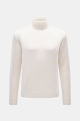 von Braun Merino Rollkragenpullover offwhite, frontale Nahaufnahme, reine Merinowolle, mittelfeines Strickbild, Oversized Fit, Rollkragen Rippstrick, flexible Rippbündchen, klassischer Winterpullover